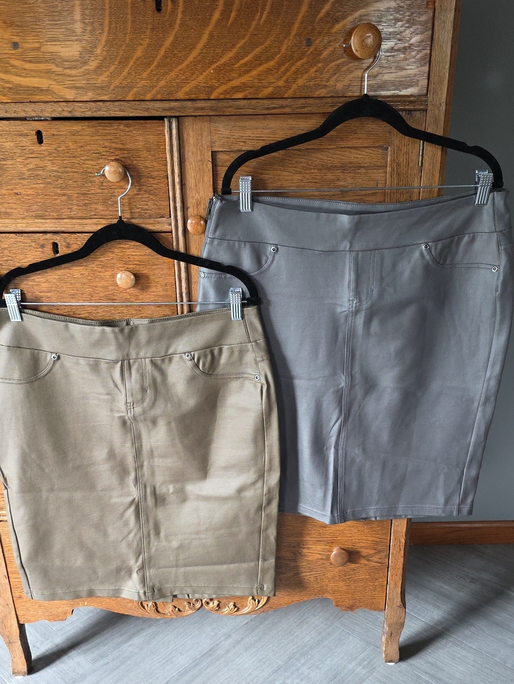 🌿 LIVERPOOL Jeans Company Cecil Pull On PENCIL SKIRT STRETCH SIZE 14 Set Of 2